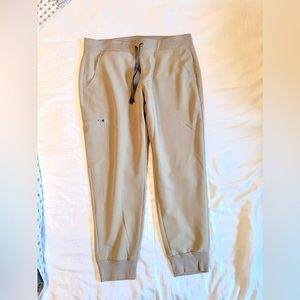 FIGS Zamora Jogger Latte large petite
